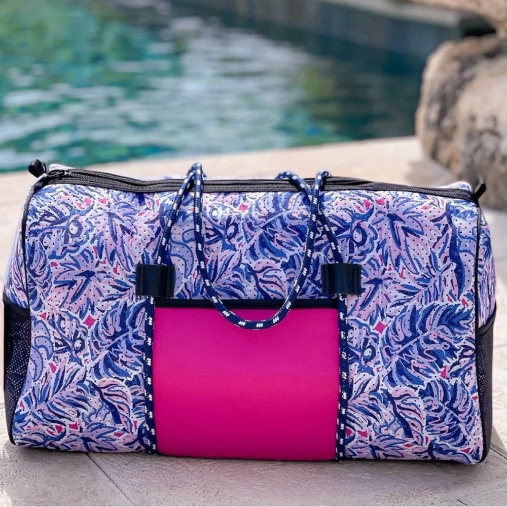 Simply Southern NWT Large Tropical Leaf Neoprene Duffle Bag Pink Purple - Picture 2 of 8